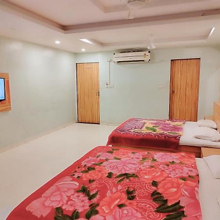 Hotel Guru Kripa - 500Mtr From Shreenathji Temple Nāthdwāra Dış mekan fotoğraf