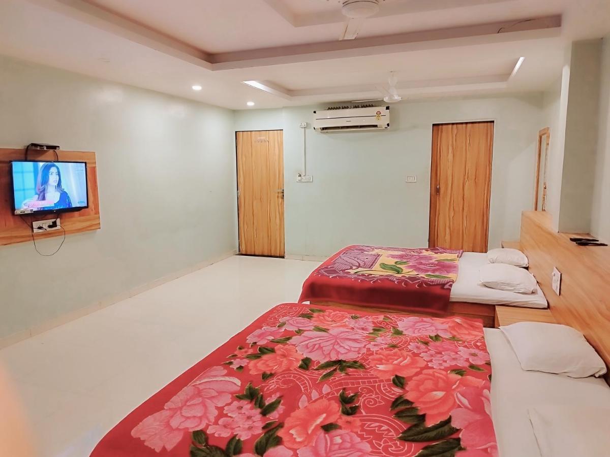 Hotel Guru Kripa - 500Mtr From Shreenathji Temple Nāthdwāra Dış mekan fotoğraf