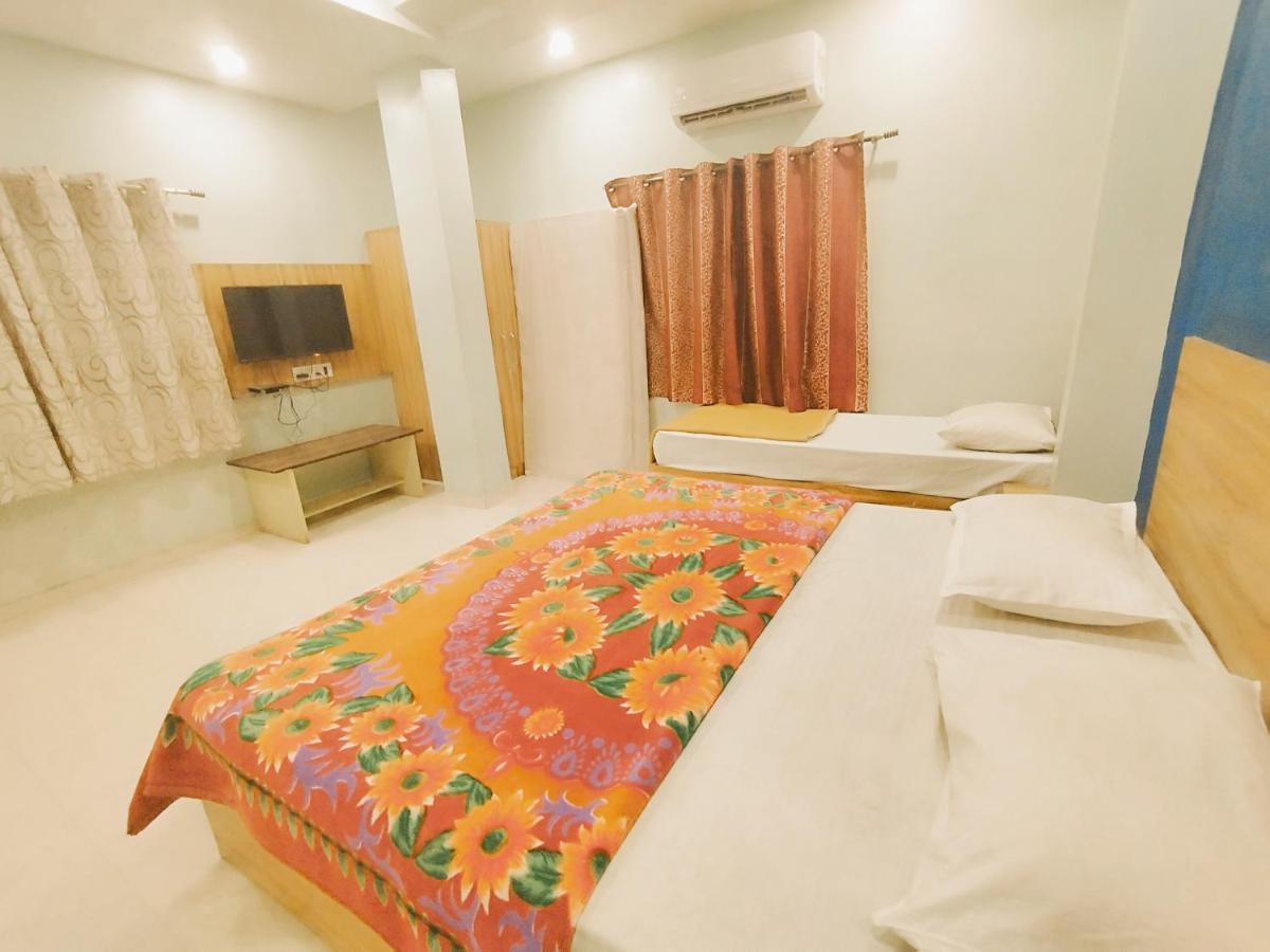 Hotel Guru Kripa - 500Mtr From Shreenathji Temple Nāthdwāra Dış mekan fotoğraf